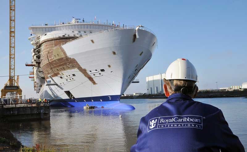 Harmony of the Seas – erstes Aufschwimmen in Saint-Nazaire