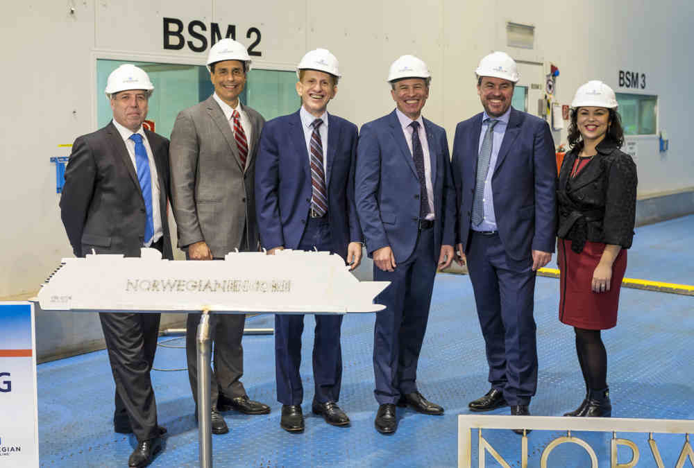 Norwegian Cruise Line feiert den Stahlschnitt der Norwegian ENCORE